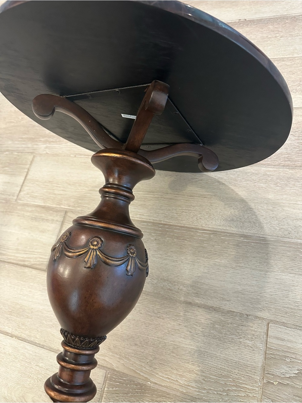VTG Round Pedestal Accent Inlaid
Wood Top Table (18" Diameter/ 25" Tall) - Picture 6 of 8